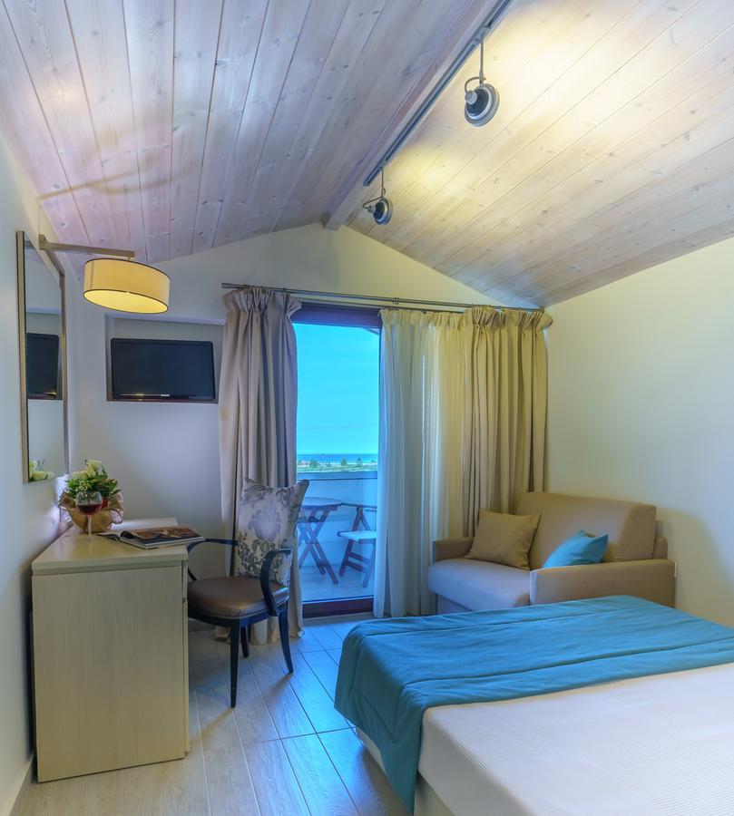 Cosmopolitan Hotel & Spa Paralia Katerinis Exterior photo